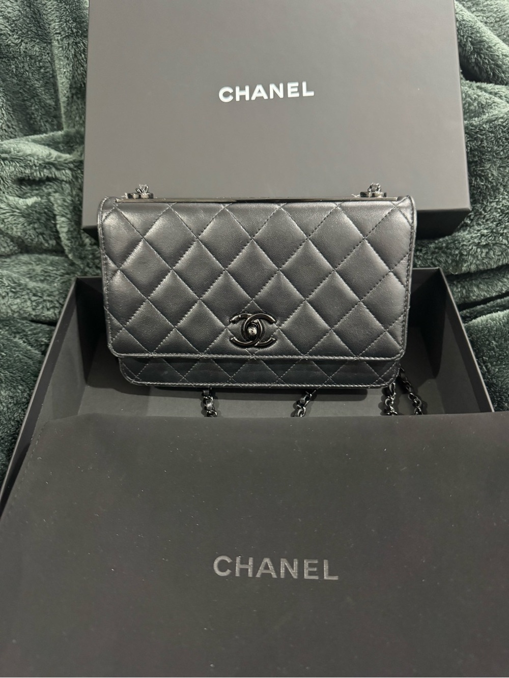 CHANEL Black Quilted Lambskin Crossbody Wallet-on-Chain